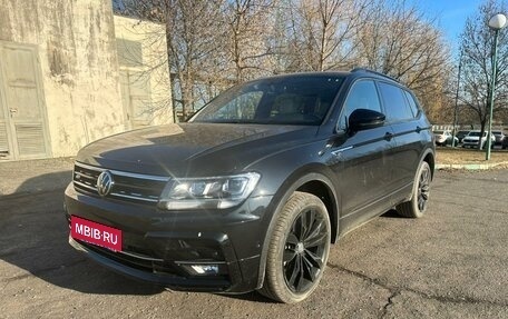 Volkswagen Tiguan II, 2020 год, 2 800 000 рублей, 2 фотография