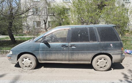 Nissan Prairie III, 1992 год, 90 000 рублей, 2 фотография