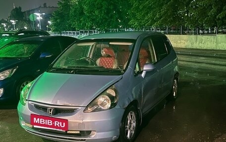 Honda Fit III, 2001 год, 350 000 рублей, 2 фотография