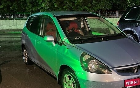 Honda Fit III, 2001 год, 350 000 рублей, 3 фотография
