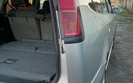Honda Stream I рестайлинг, 2005 год, 560 000 рублей, 4 фотография