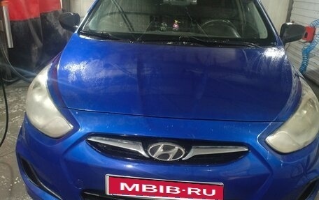 Hyundai Solaris II рестайлинг, 2013 год, 570 000 рублей, 2 фотография