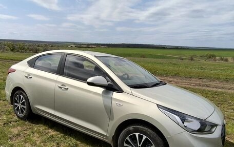 Hyundai Solaris II рестайлинг, 2018 год, 1 490 000 рублей, 1 фотография