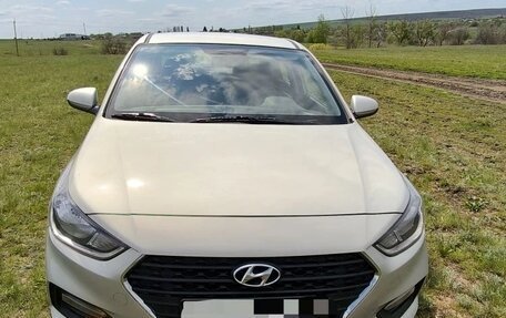 Hyundai Solaris II рестайлинг, 2018 год, 1 490 000 рублей, 3 фотография