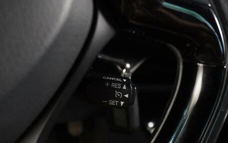 Toyota C-HR I рестайлинг, 2019 год, 2 399 000 рублей, 17 фотография
