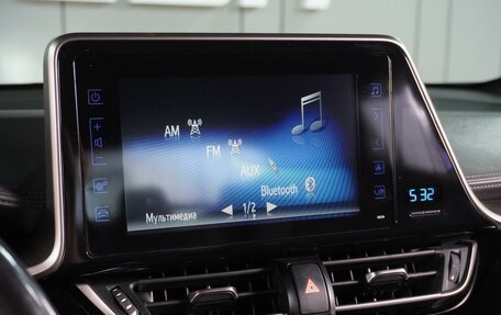Toyota C-HR I рестайлинг, 2019 год, 2 399 000 рублей, 18 фотография