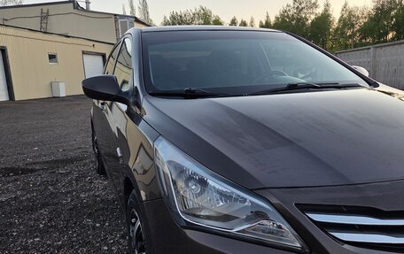 Hyundai Solaris II рестайлинг, 2015 год, 1 000 000 рублей, 3 фотография