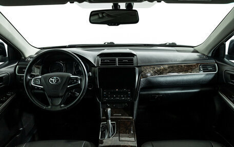 Toyota Camry, 2018 год, 2 349 700 рублей, 13 фотография