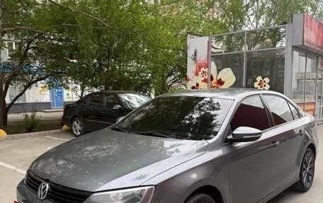 Volkswagen Jetta VI, 2012 год, 895 000 рублей, 3 фотография