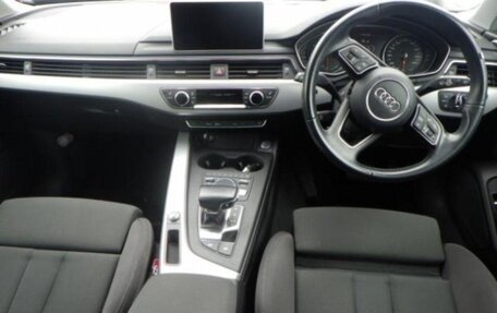 Audi A4, 2017 год, 1 405 720 рублей, 5 фотография