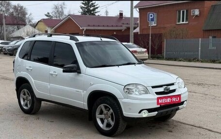 Chevrolet Niva I рестайлинг, 2013 год, 550 000 рублей, 2 фотография