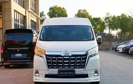 Toyota HiAce H300, 2025 год, 10 920 000 рублей, 2 фотография