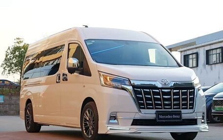 Toyota HiAce H300, 2025 год, 10 920 000 рублей, 3 фотография