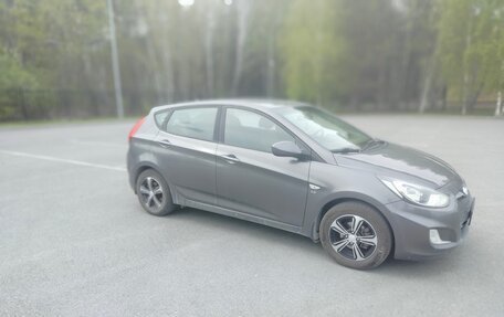 Hyundai Solaris II рестайлинг, 2013 год, 730 000 рублей, 6 фотография