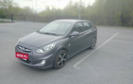 Hyundai Solaris II рестайлинг, 2013 год, 730 000 рублей, 4 фотография
