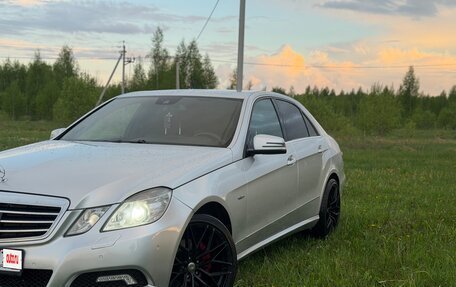 Mercedes-Benz E-Класс, 2010 год, 999 999 рублей, 3 фотография