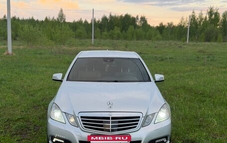 Mercedes-Benz E-Класс, 2010 год, 999 999 рублей, 2 фотография