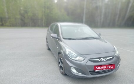 Hyundai Solaris II рестайлинг, 2013 год, 730 000 рублей, 3 фотография