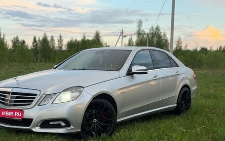 Mercedes-Benz E-Класс, 2010 год, 999 999 рублей, 4 фотография