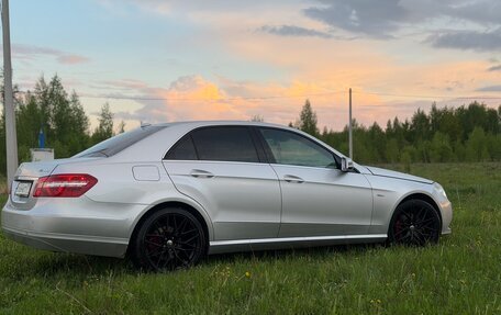 Mercedes-Benz E-Класс, 2010 год, 999 999 рублей, 11 фотография