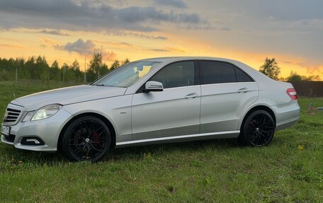 Mercedes-Benz E-Класс, 2010 год, 999 999 рублей, 13 фотография