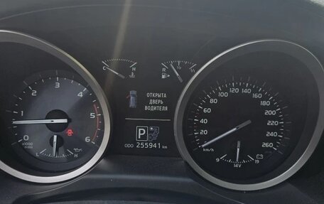 Toyota Land Cruiser 200, 2013 год, 4 000 000 рублей, 9 фотография