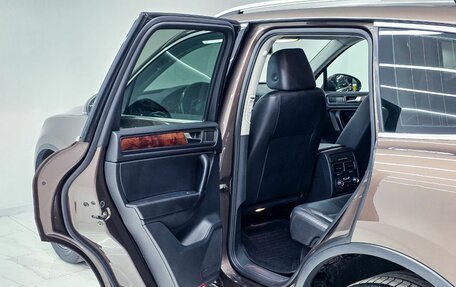 Volkswagen Touareg III, 2011 год, 2 149 000 рублей, 21 фотография