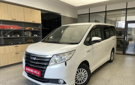 Toyota Noah III, 2014 год, 1 580 000 рублей, 1 фотография