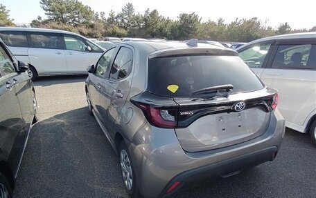 Toyota Yaris, 2022 год, 795 000 рублей, 4 фотография