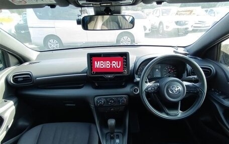 Toyota Yaris, 2022 год, 795 000 рублей, 6 фотография