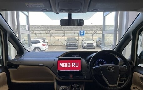 Toyota Noah III, 2014 год, 1 580 000 рублей, 11 фотография