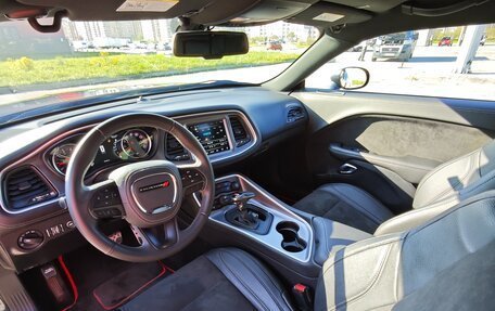 Dodge Challenger III рестайлинг 2, 2018 год, 3 450 000 рублей, 18 фотография