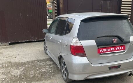 Honda Jazz I рестайлинг, 2006 год, 310 000 рублей, 2 фотография
