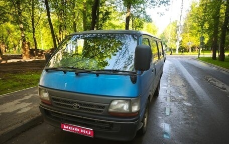 Toyota HiAce H100, 2003 год, 250 000 рублей, 1 фотография