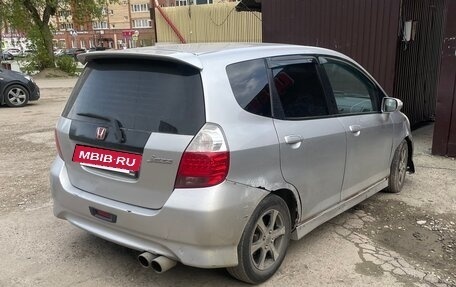 Honda Jazz I рестайлинг, 2006 год, 310 000 рублей, 3 фотография