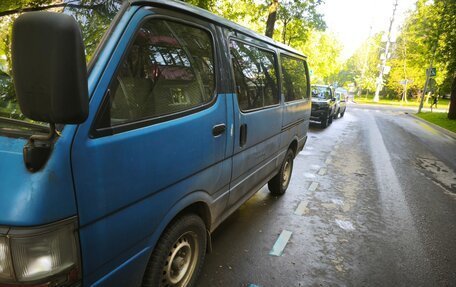 Toyota HiAce H100, 2003 год, 250 000 рублей, 2 фотография