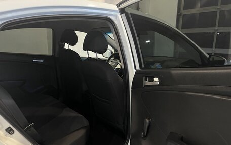 Hyundai Solaris II рестайлинг, 2013 год, 650 000 рублей, 17 фотография