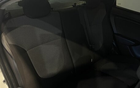 Hyundai Solaris II рестайлинг, 2013 год, 650 000 рублей, 32 фотография