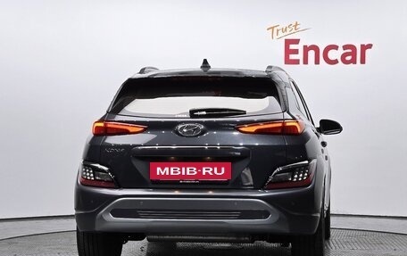 Hyundai Kona I, 2022 год, 1 783 000 рублей, 4 фотография