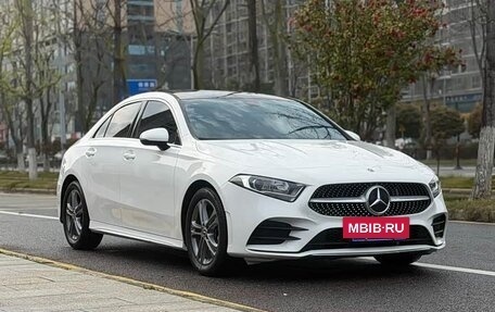 Mercedes-Benz A-Класс, 2022 год, 2 230 000 рублей, 3 фотография