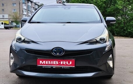 Toyota Prius IV XW50, 2016 год, 1 700 000 рублей, 1 фотография