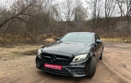 Mercedes-Benz E-Класс, 2020 год, 3 100 000 рублей, 1 фотография