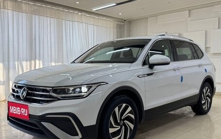 Volkswagen Tiguan II, 2022 год, 2 749 990 рублей, 1 фотография