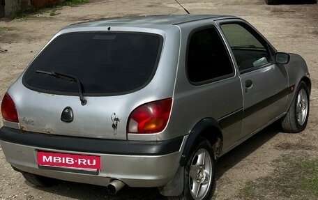 Ford Fiesta, 2000 год, 110 000 рублей, 3 фотография