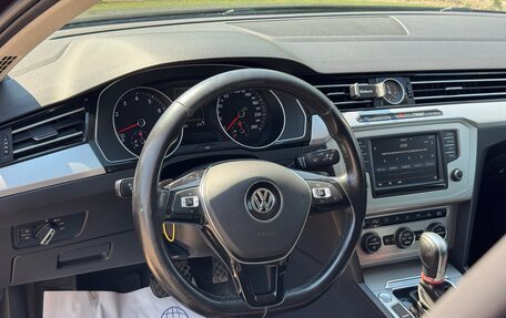 Volkswagen Passat B8 рестайлинг, 2015 год, 2 000 000 рублей, 14 фотография