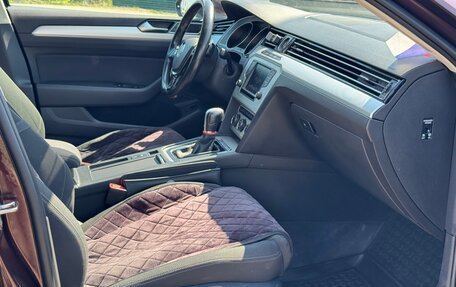 Volkswagen Passat B8 рестайлинг, 2015 год, 2 000 000 рублей, 27 фотография