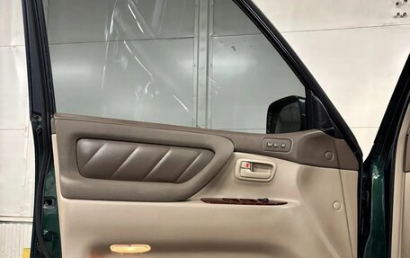 Toyota Land Cruiser 100 рестайлинг 2, 2000 год, 2 450 000 рублей, 20 фотография