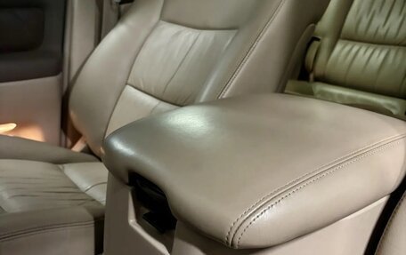 Toyota Land Cruiser 100 рестайлинг 2, 2000 год, 2 450 000 рублей, 30 фотография