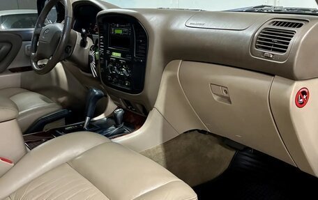 Toyota Land Cruiser 100 рестайлинг 2, 2000 год, 2 450 000 рублей, 29 фотография