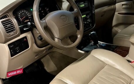 Toyota Land Cruiser 100 рестайлинг 2, 2000 год, 2 450 000 рублей, 28 фотография